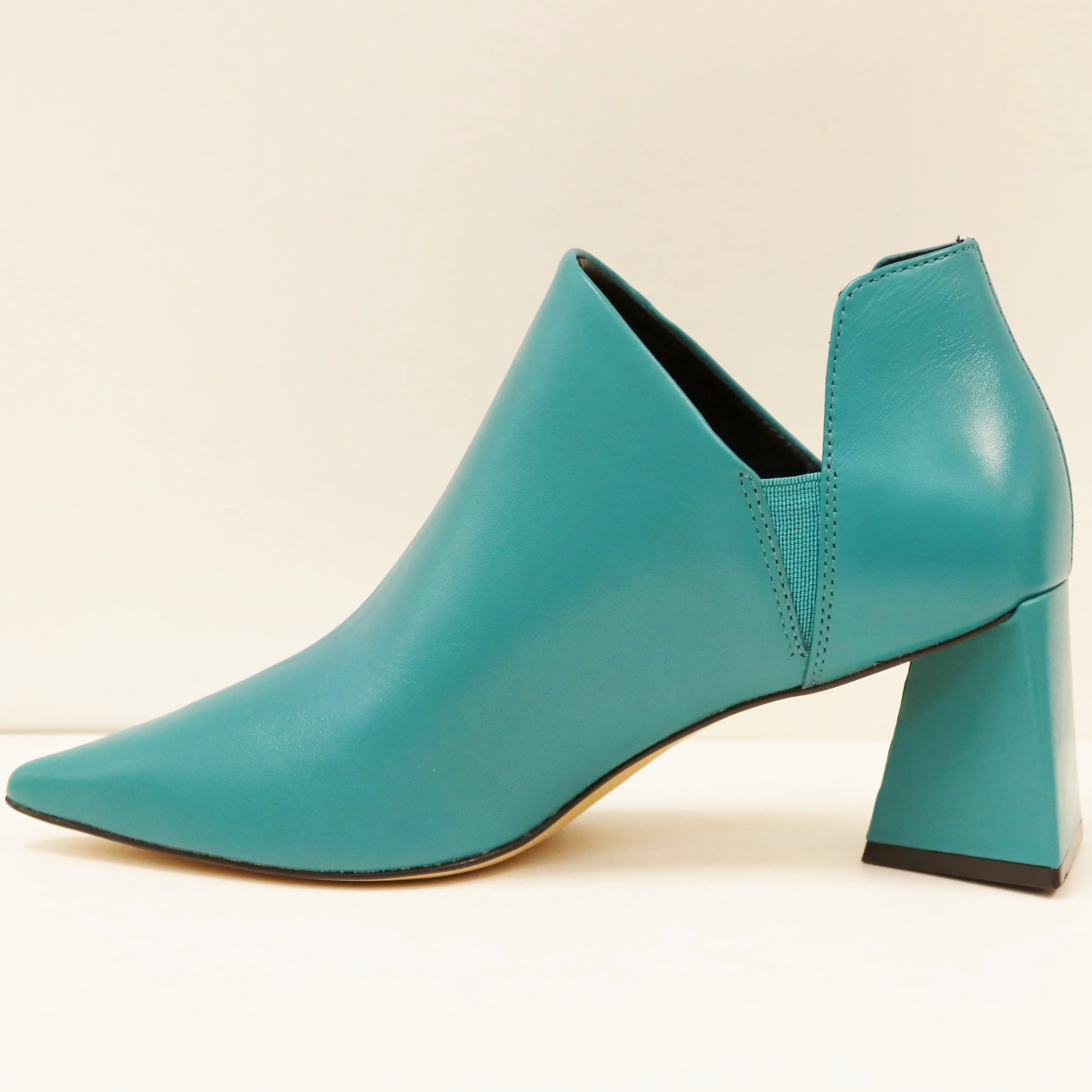 HEEL SLIP-ON