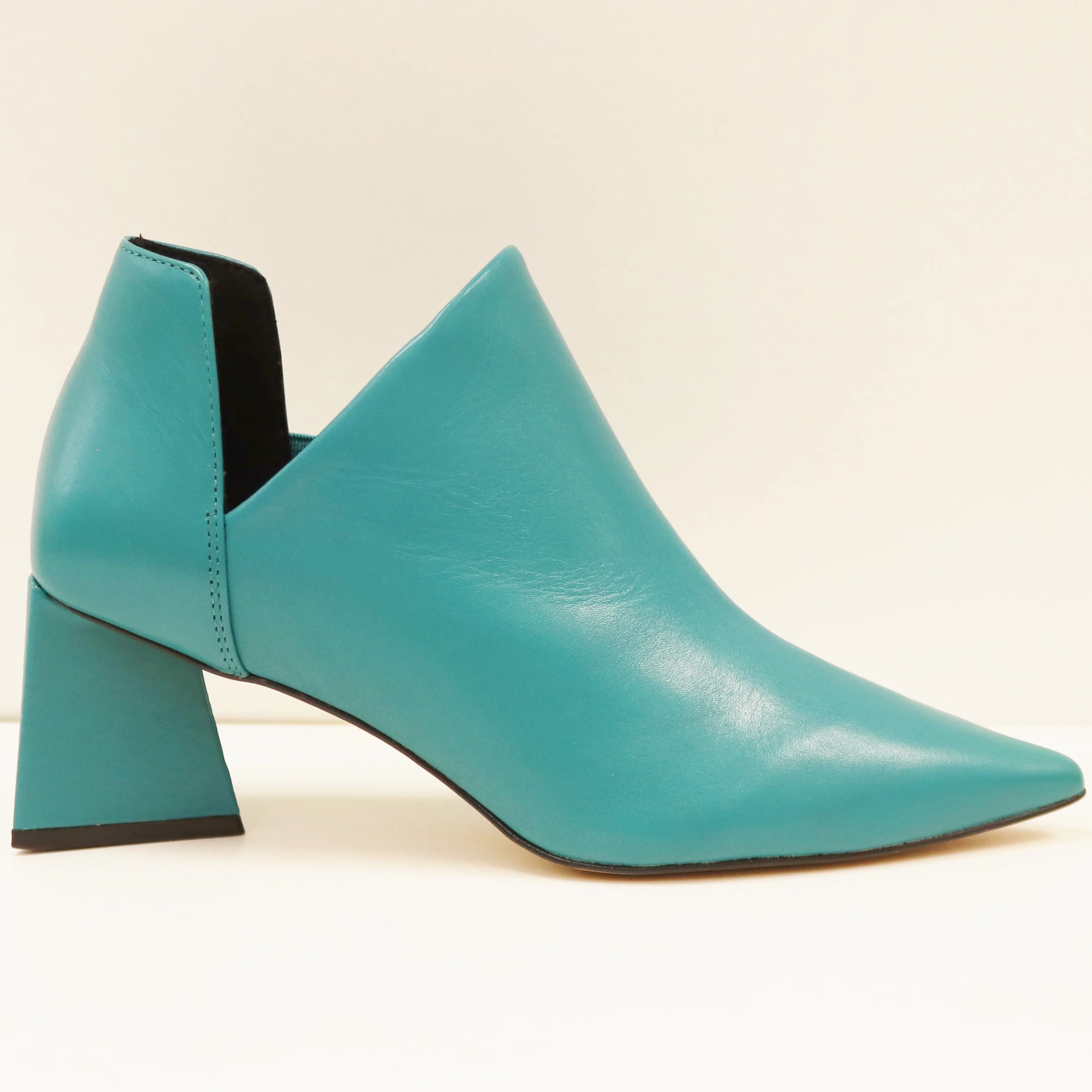 HEEL SLIP-ON