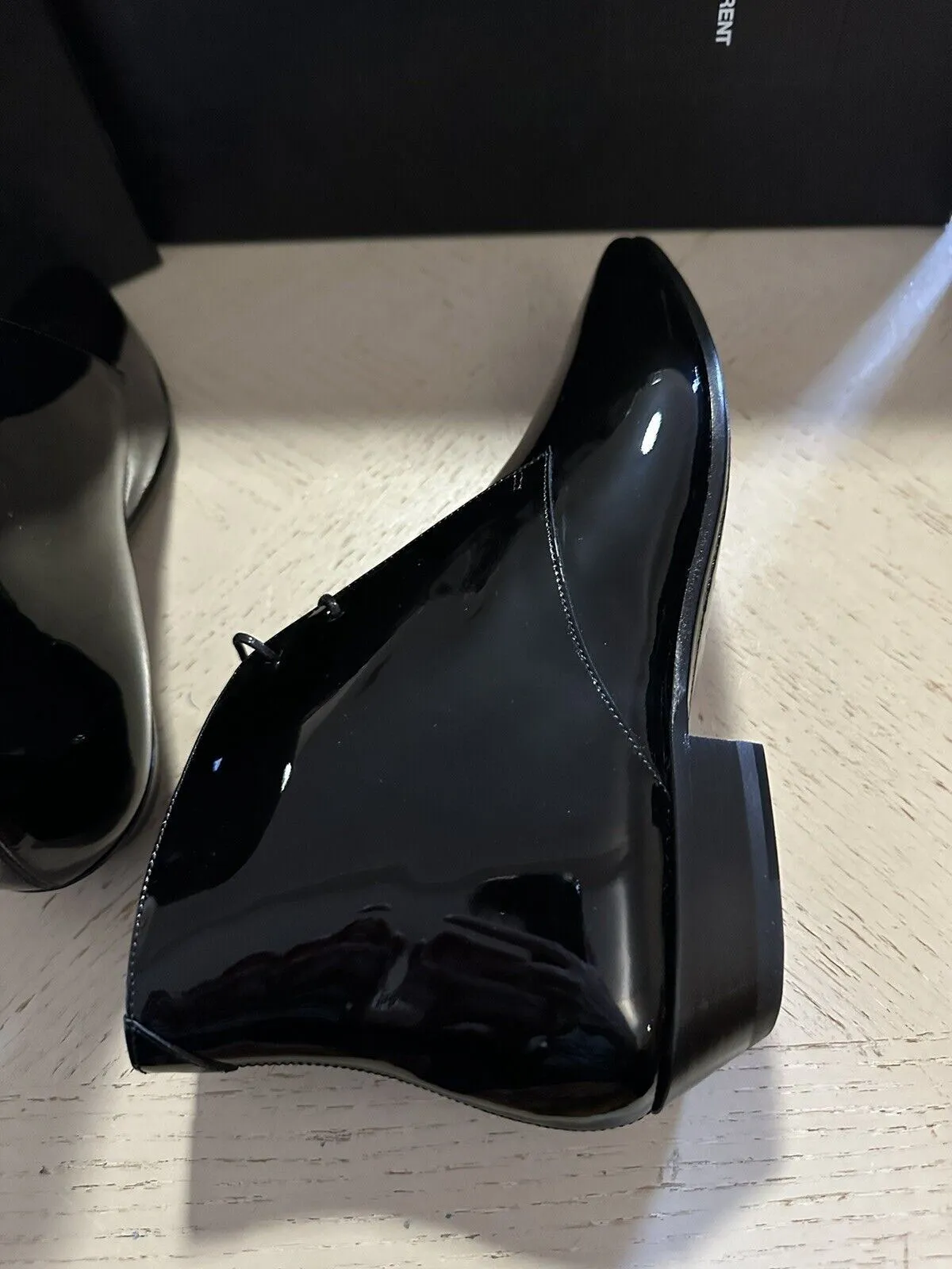 NIB $945 Saint Laurent Women Laced ankle boots in patent leather Black 10 US/40