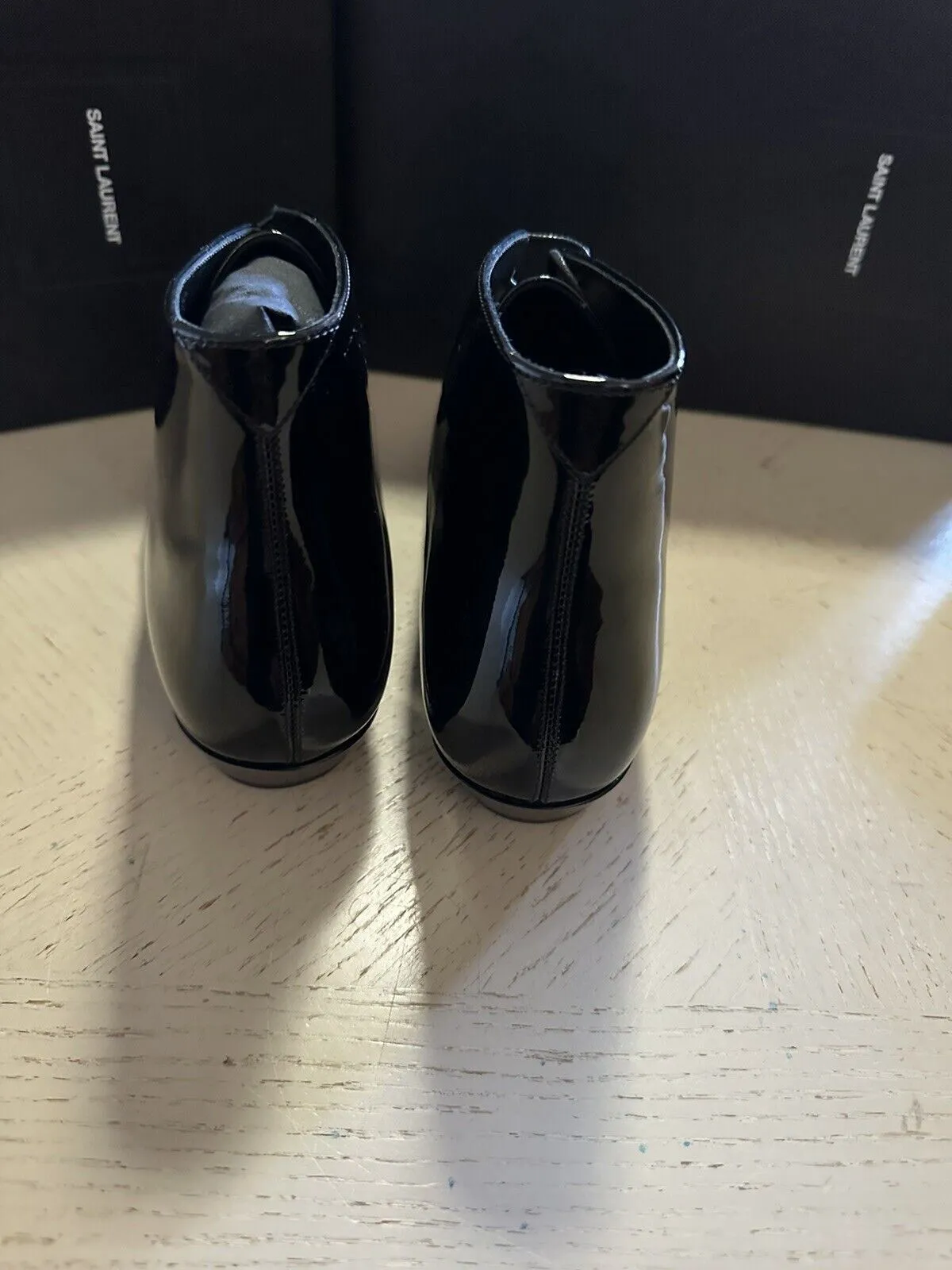 NIB $945 Saint Laurent Women Laced ankle boots in patent leather Black 10 US/40